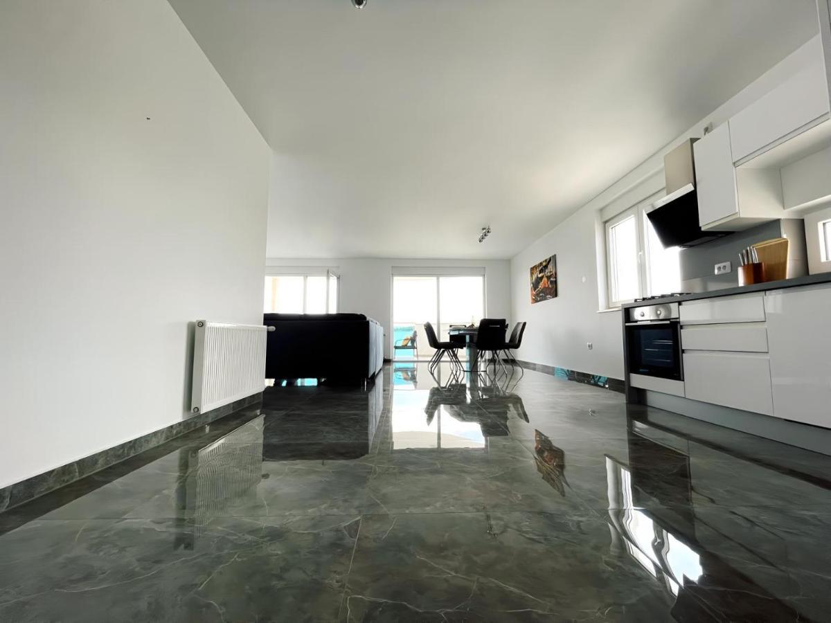 Seascape Deluxe Residence Пиешчана Увала Екстериор снимка