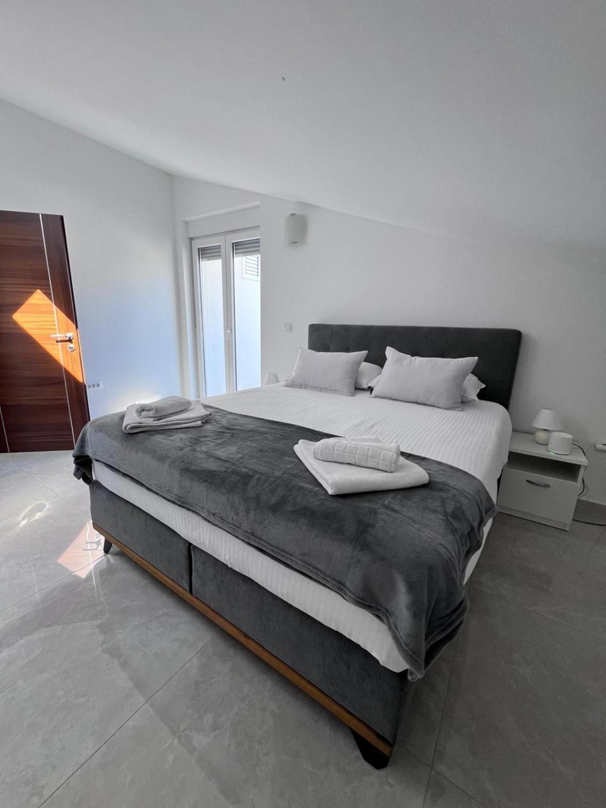 Seascape Deluxe Residence Пиешчана Увала Екстериор снимка